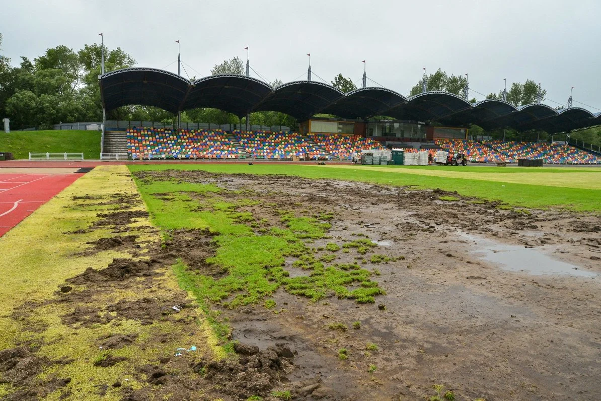 Liepājas stadions pēc Prāta vētras koncerta: futbolisti spēlēs citur