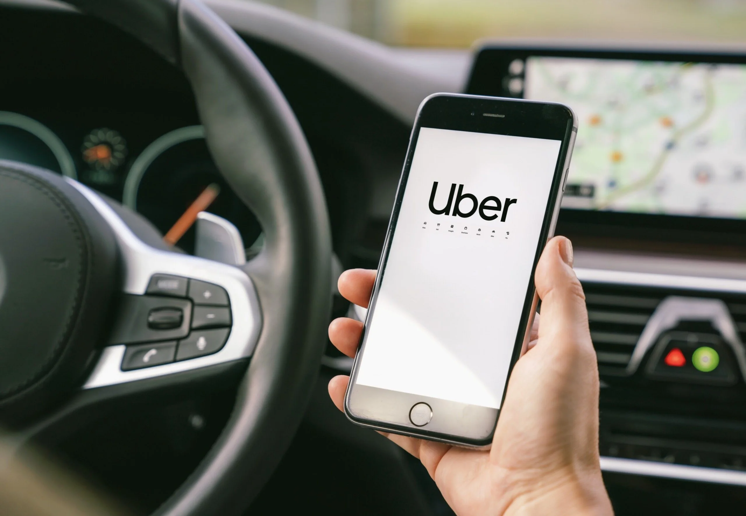 Uber saņem 825 miljonu eiro sodu par šoferu kontu bloķēšanu