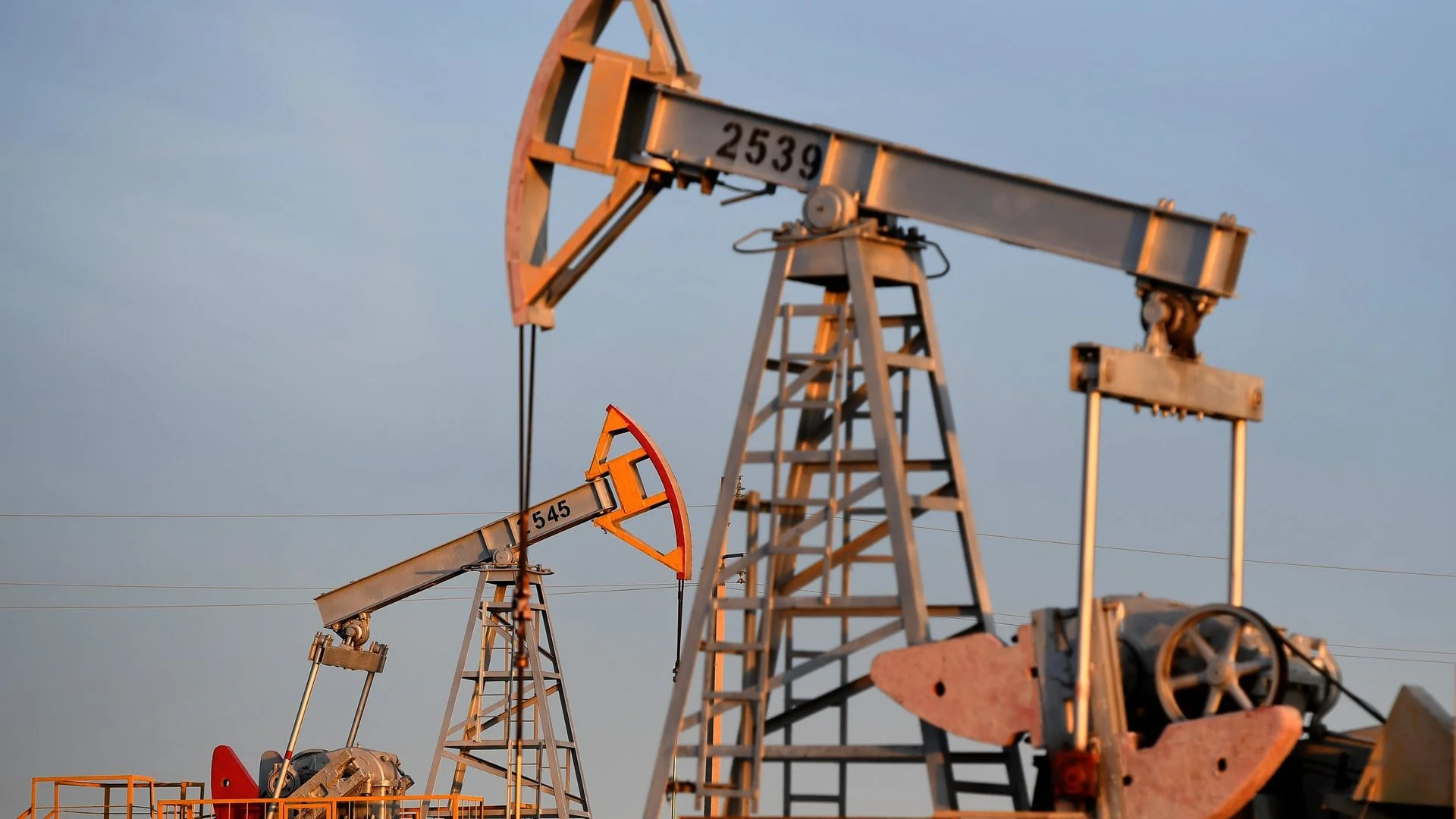 Цены на нефть упали на переговорах по Ормузскому проливу
