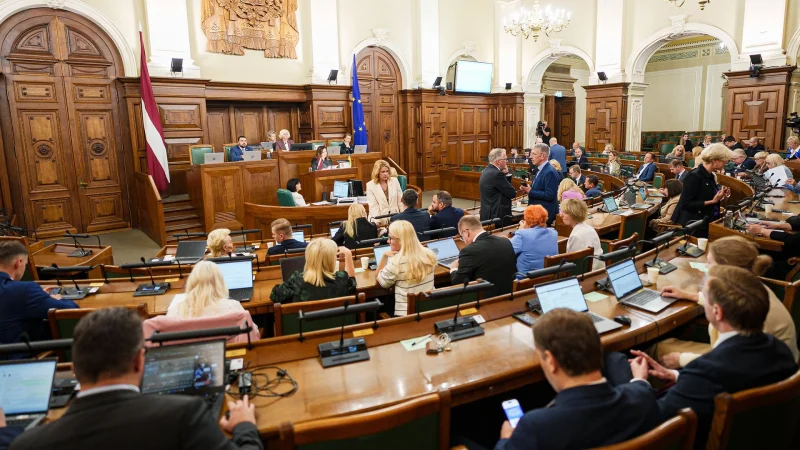 Saeimā diskutē par deputātu kompensāciju sistēmas reformu