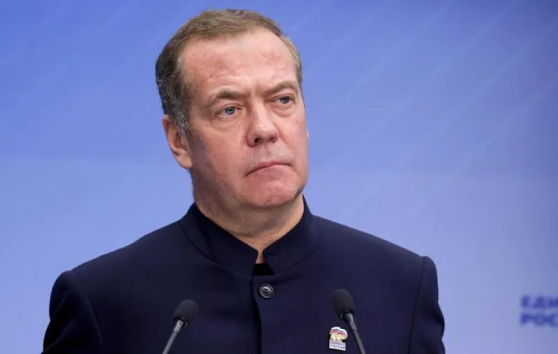 Медведев назвал три условия России для мира с Украиной