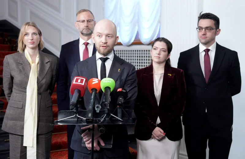 ”Progresīvie” vēršas KNAB par premjera padomnieka Dejus rīcību