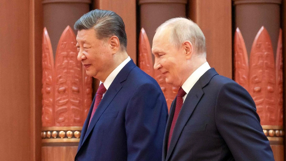 Putins un Sji Pekinā demonstrē stratēģisku tuvināšanos
