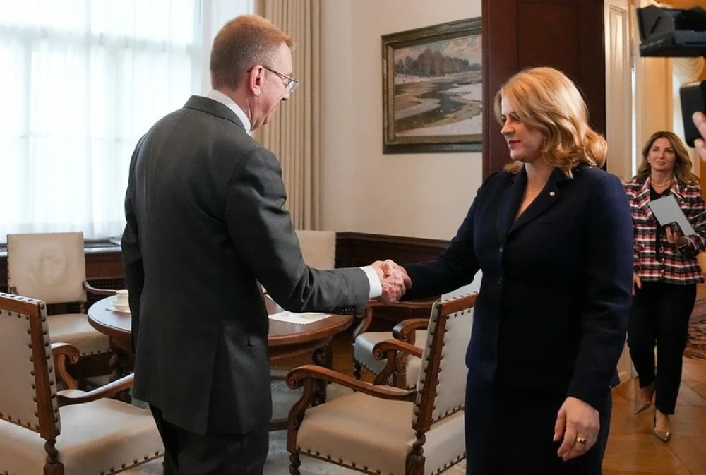 Rinkēvičs Rīgas pilī uzņem Rēzeknes mēru Jāni Tutinu