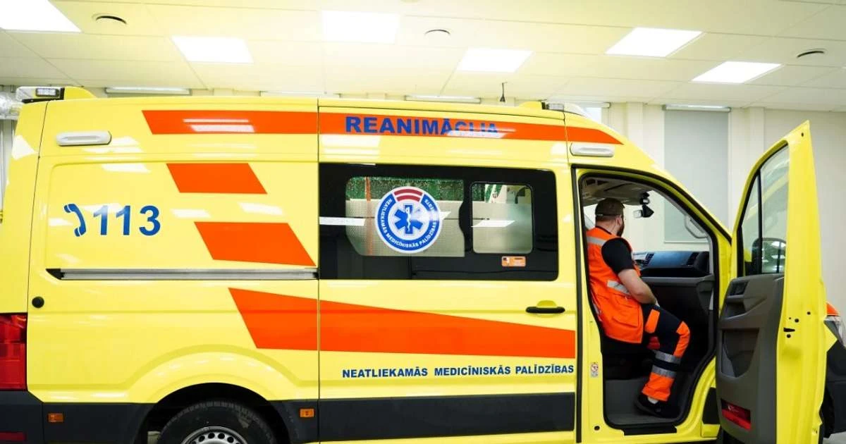 NMPD mediķus aprīkos ar aizsargvestēm un ķiverēm