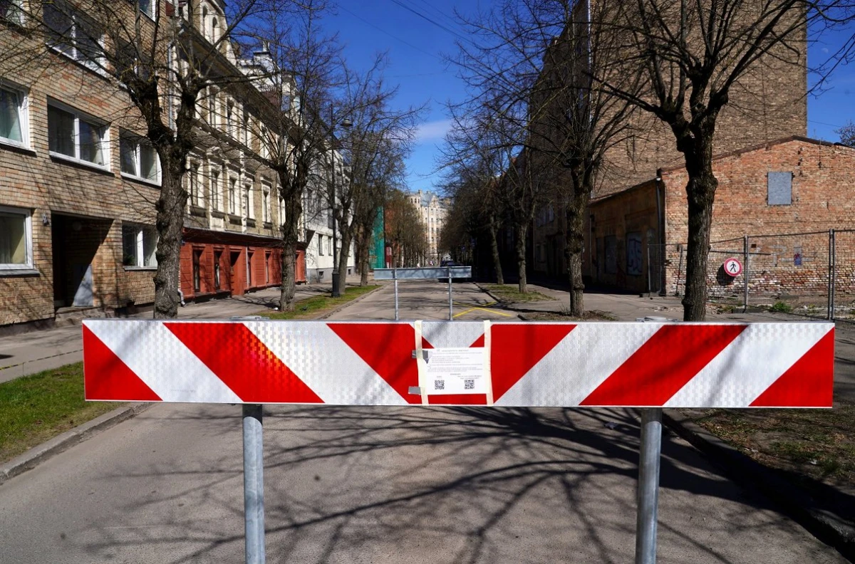 Grīziņkalna satiksmes haoss: Rīgas dome vērtēs iedzīvotāju protestu