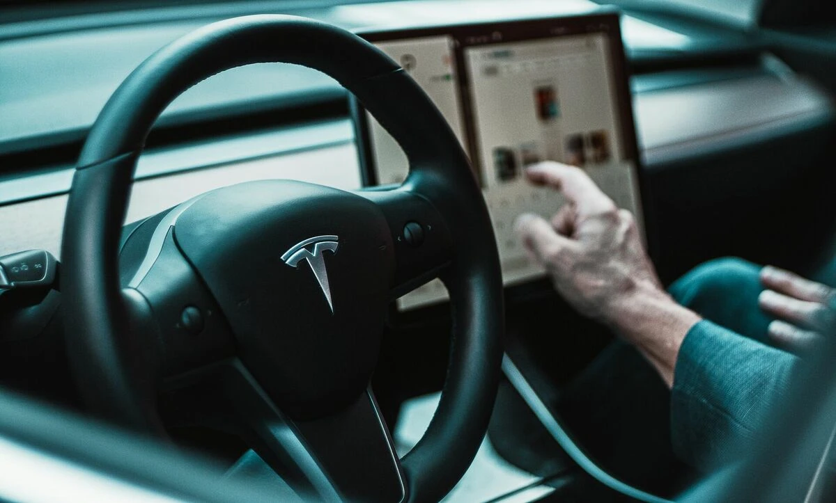 Lietuvā atļauj Tesla Full Self-Driving sistēmas izmantošanu