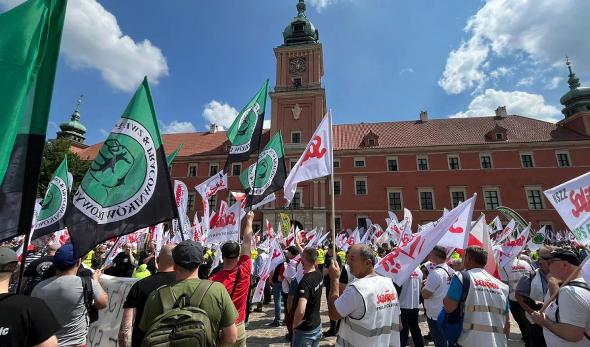 Varšavā protestē pret ES klimata politiku un zaļo kursu
