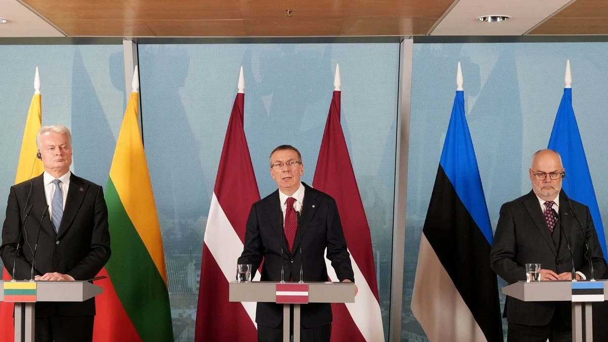 Baltijas valstu prezidenti pieprasa stiprināt NATO gaisa telpu