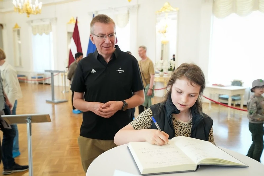 Muzeju nakts Rīgas pilī: prezidenta rezidences atvērtās durvis
