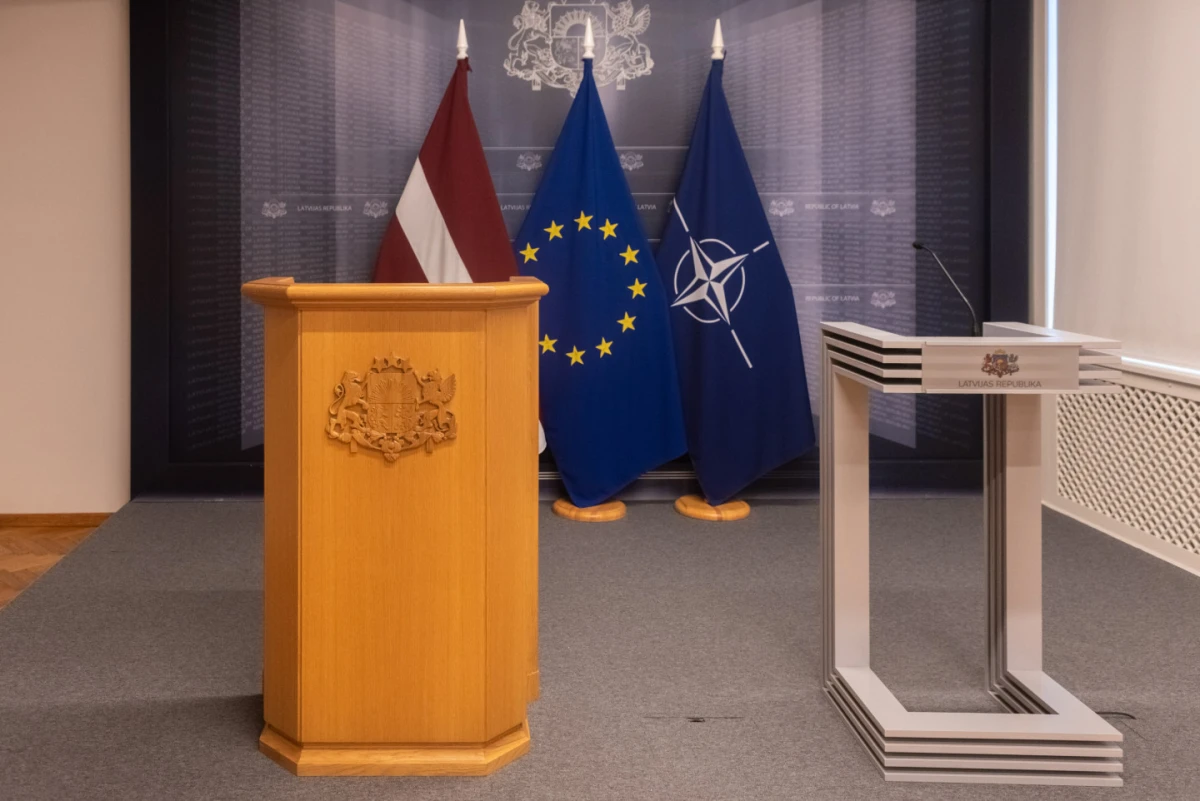 Aizejošie ministri pabalstus par amata atstāšanu nesaņems