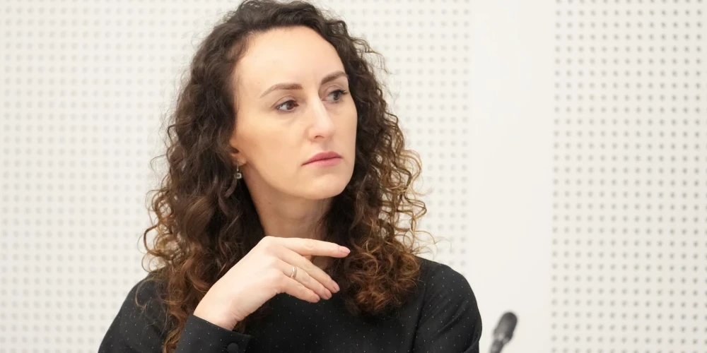 Tiesībsardze: Latvijas iedzīvotājiem nav jāpakļaujas migrantiem