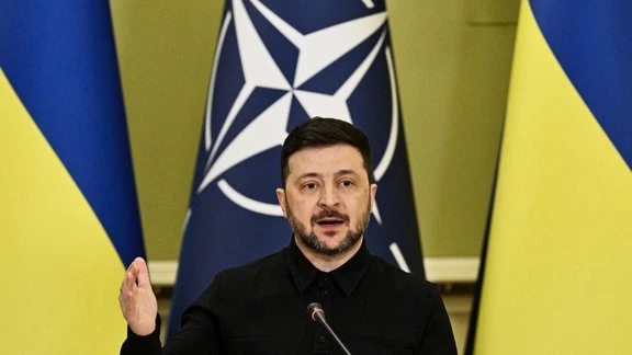 Зеленский: Россия теряет инициативу на поле боя