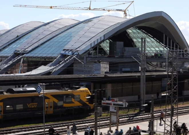 Vienoto biļeti vilcienam un Rīgas transportam pagarinās līdz 2026