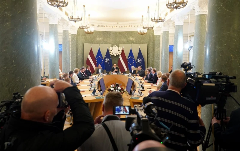 Kulberga valdība ievieš piektdienu sēdes darba kārtības paātrināšanai
