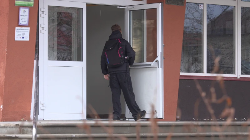 Ежегодно в Латвии около 1000 детей попадают в альтернативную опеку