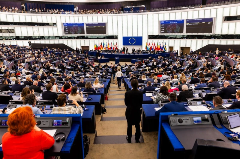 ES vienojas par stingrākiem imigrācijas un deportācijas noteikumiem