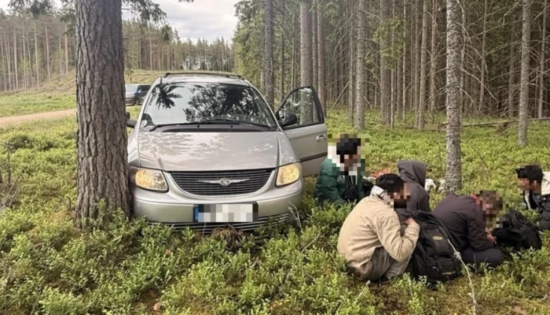 В Латгале задержали группу перевозчиков нелегальных мигрантов