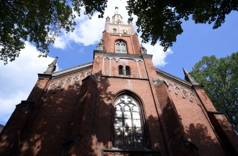 Anglikāņu baznīca atvainojas pēc provokatīvas performances