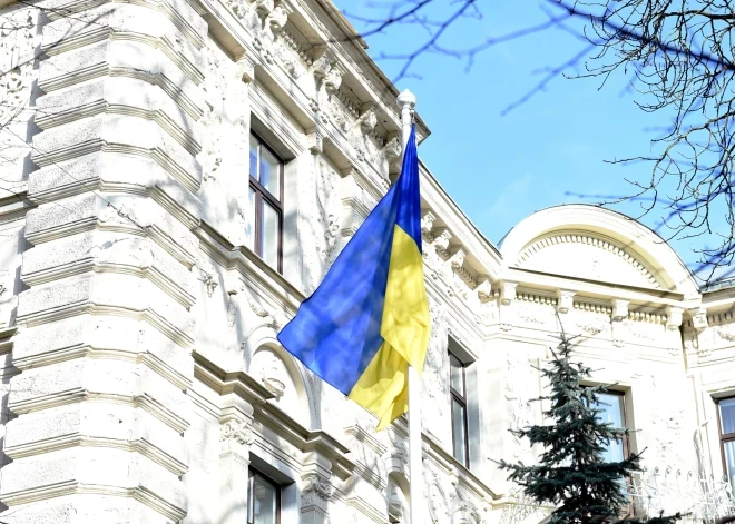 Pie Ukrainas vēstniecības Rīgā plānots pretrunīgs pikets