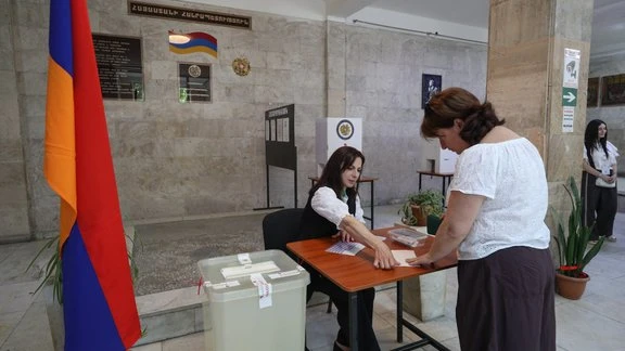 В Армении завершилось голосование на парламентских выборах