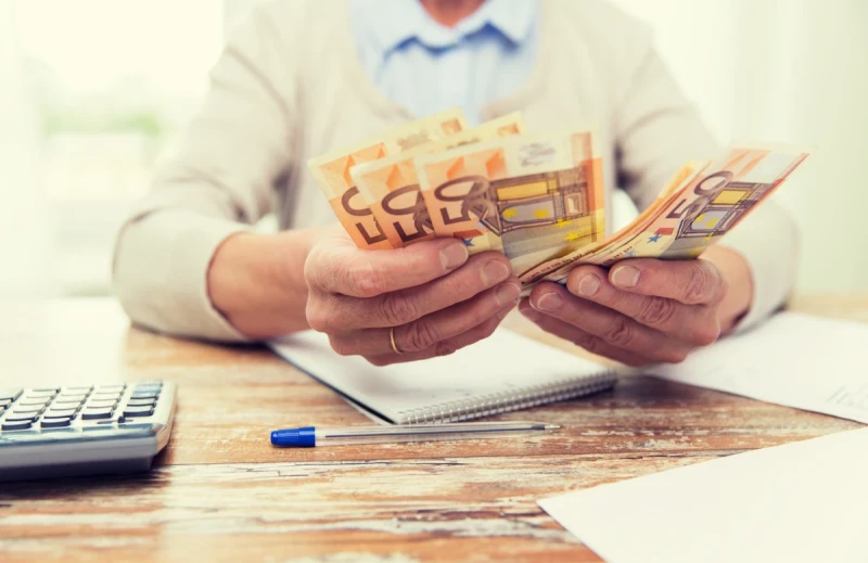 Eksperti rosina reformēt pensiju sistēmu un ieviest bāzes pensiju