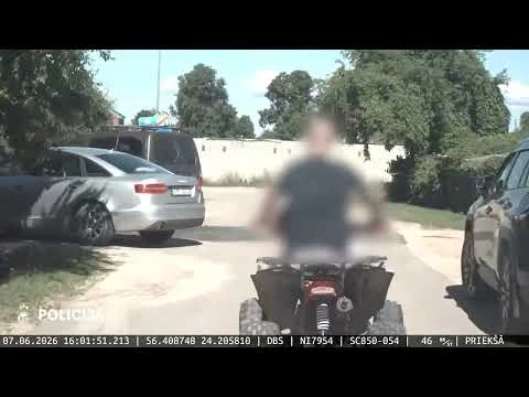 Bauskā iereibis vīrietis ar bērnu uz kvadricikla bēg no policijas