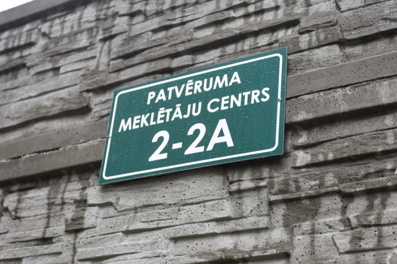Dombrava pēc vizītes Muceniekos pieprasa stingrāku migrācijas kontroli