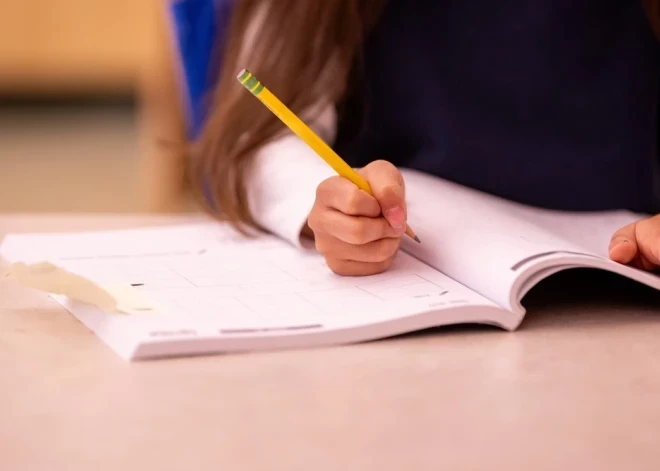 Monitoringa dati atklāj skolēnu grūtības ar secinājumu izdarīšanu