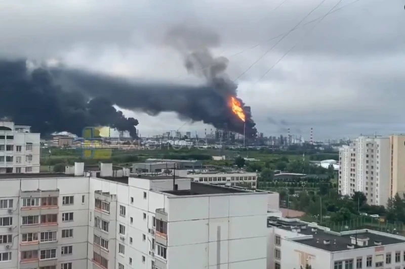 Ukrainas droni uzbrūk naftas pārstrādes rūpnīcai Maskavā