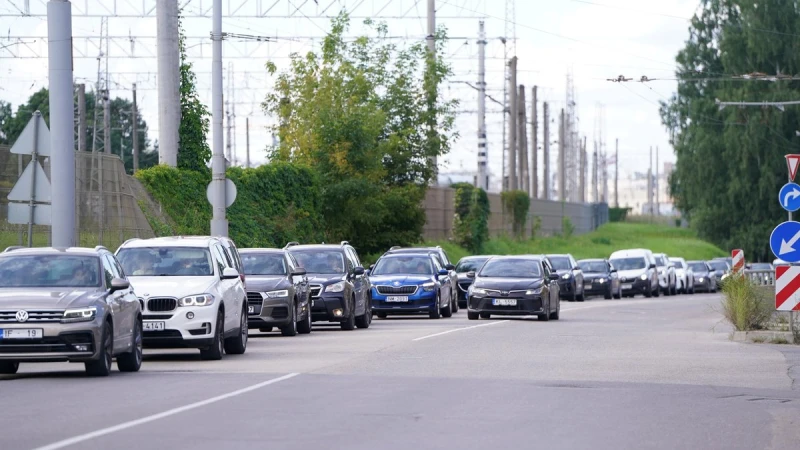 Pirms Jāņiem Pierīgā gaidāmi lieli sastrēgumi un satiksmes ierobežojumi