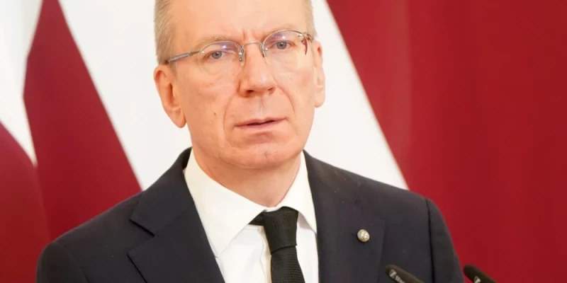 Президент Латвии вернул в Сейм закон об иммиграции