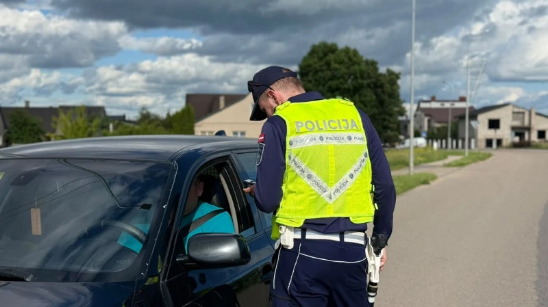 Policija uzsāk pastiprinātus reidus dzērājšoferu ķeršanai