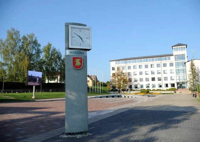 Madonas Līgo dekorācijas izraisījušas diskusijas sociālajos tīklos