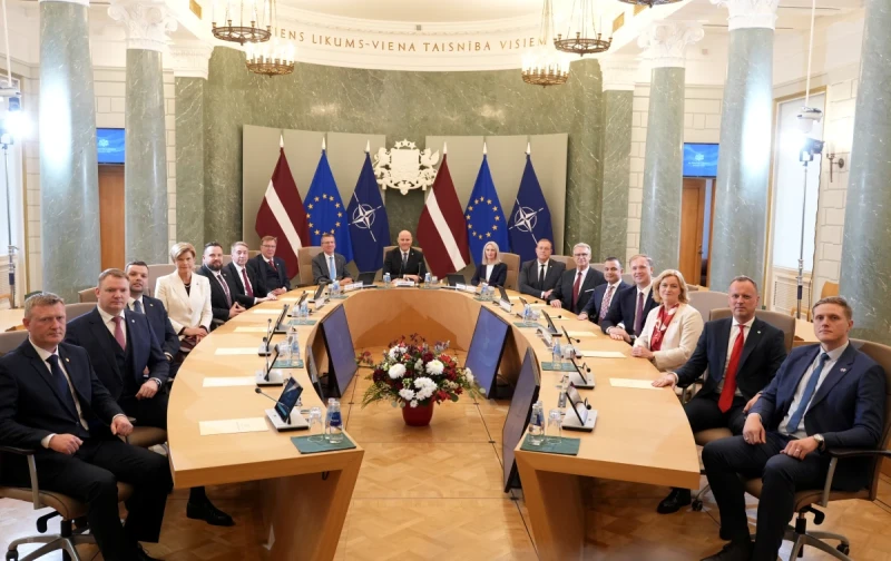 Visiem jaunās valdības ministriem piešķirtas pielaides noslēpumam