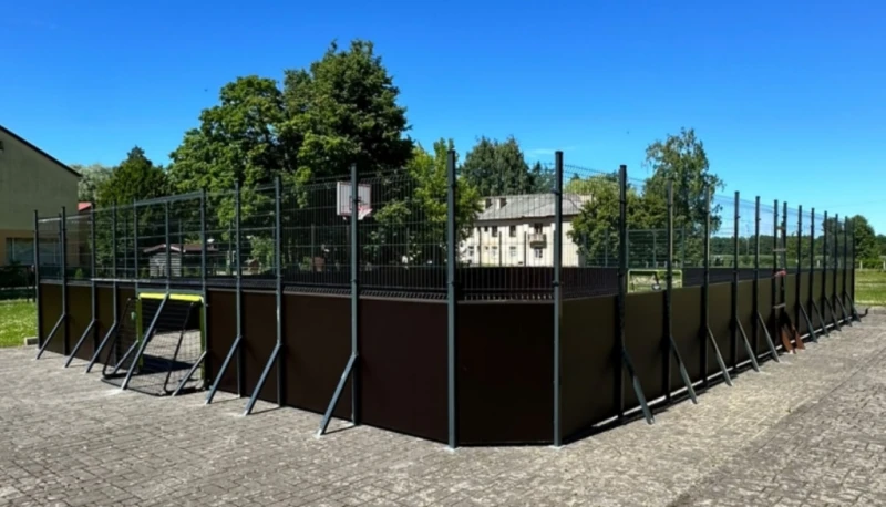 Kalnciemā atklāts jauns multifunkcionāls Ghetto sporta laukums