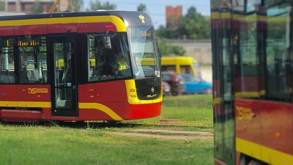 В Даугавпилсе ночью ограничат движение трамваев