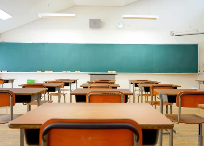Tehniskas kļūmes un neziņa: kā Rīgā norit uzņemšana vidusskolās