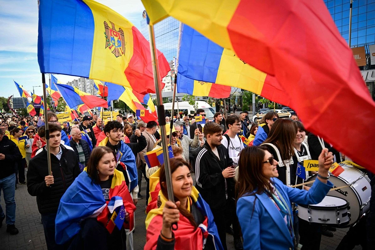 Kā Moldova atvairīja masveida digitālo uzbrukumu vēlēšanās