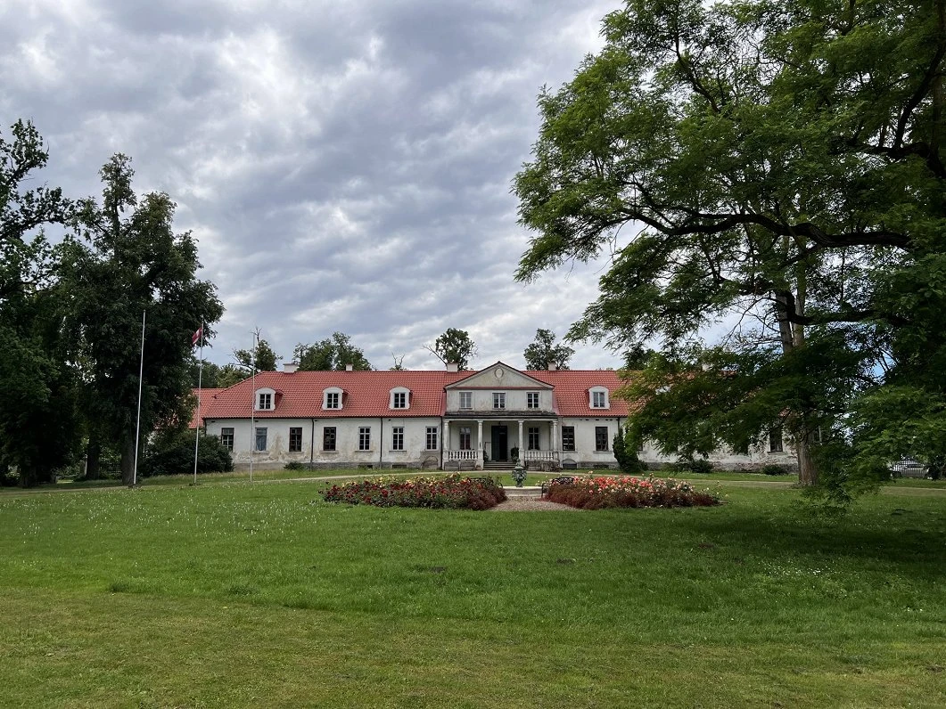 Latvijas muižas aicina uz Vēsturisko parku un dārzu dienām