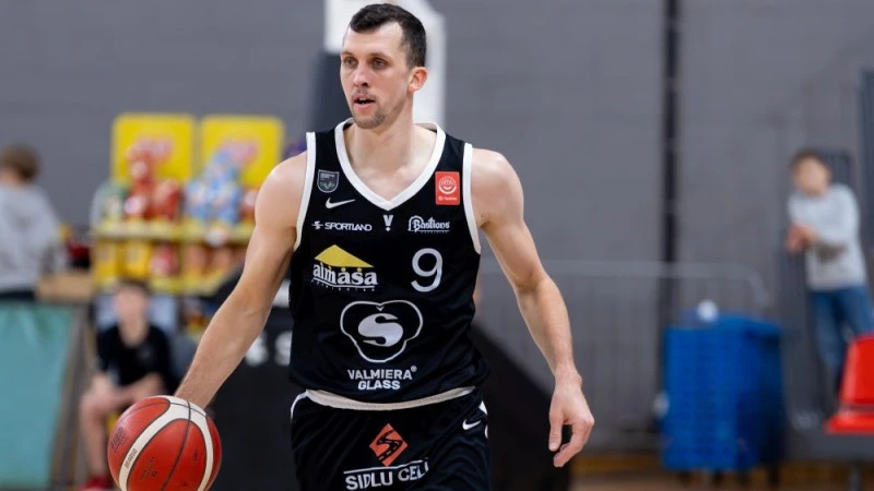 Kapteinis Artis Ate paliek Valmieras basketbola komandā