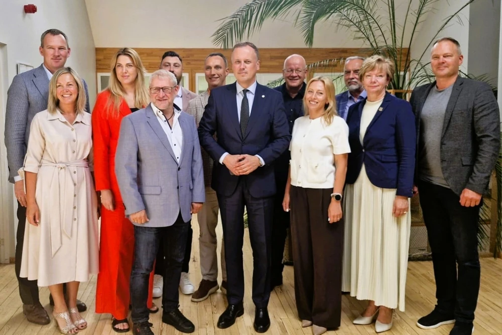 Kurzemē atgriezušās 37 ģimenes; pašvaldības prasa mazāku birokrātiju