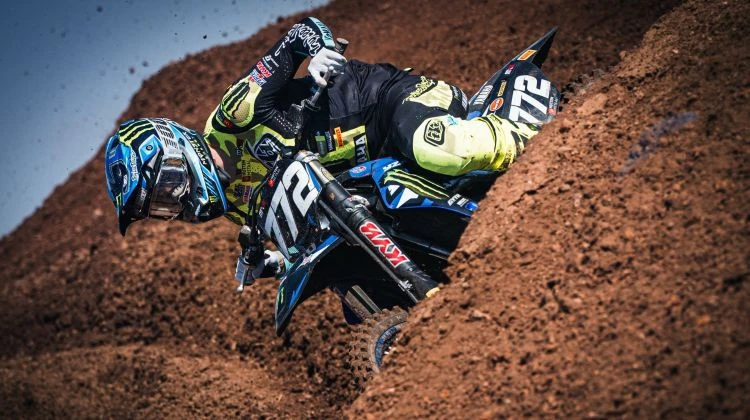 Jānis Reišulis kāpj uz goda pjedestāla MX2 posmā Dienvidāfrikā