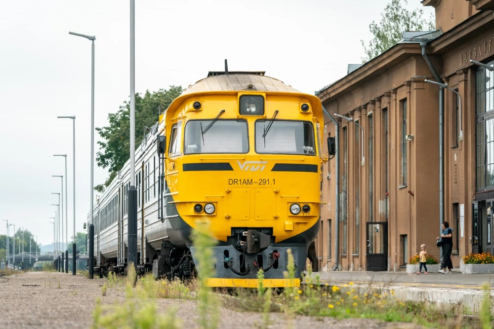 Jūlijā izmaiņas vilcienu satiksmē maršrutā Daugavpils–Rīga