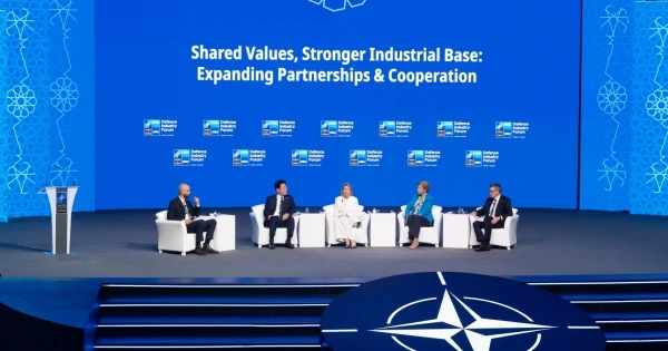 NATO samitā Ankarā vienojas par 140 miljardu atbalstu Ukrainai