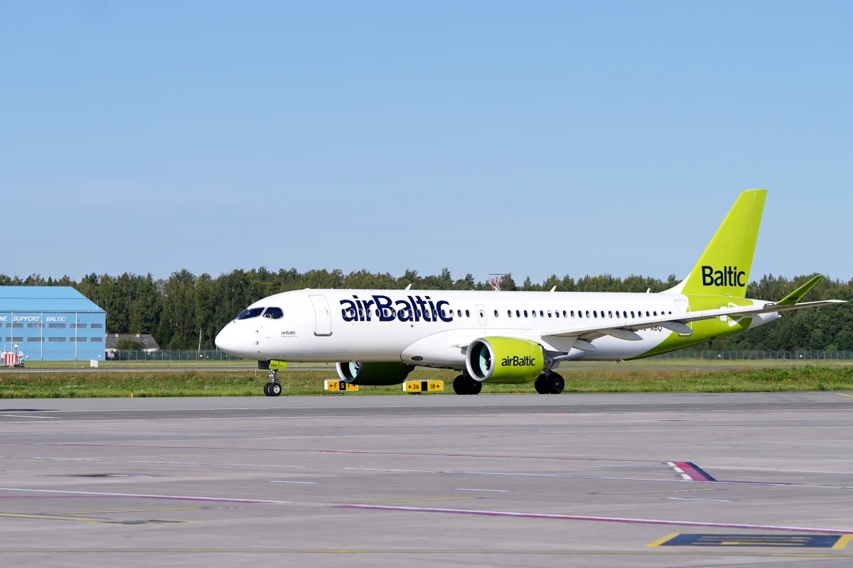Самолет airBaltic ушел на второй круг при посадке в Риге