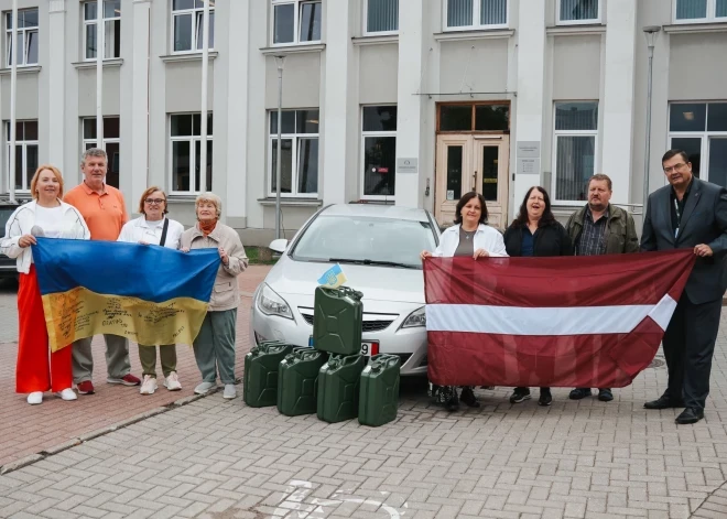 Valmierieši uz fronti Ukrainā sūta auto un plāno robotiem internetu