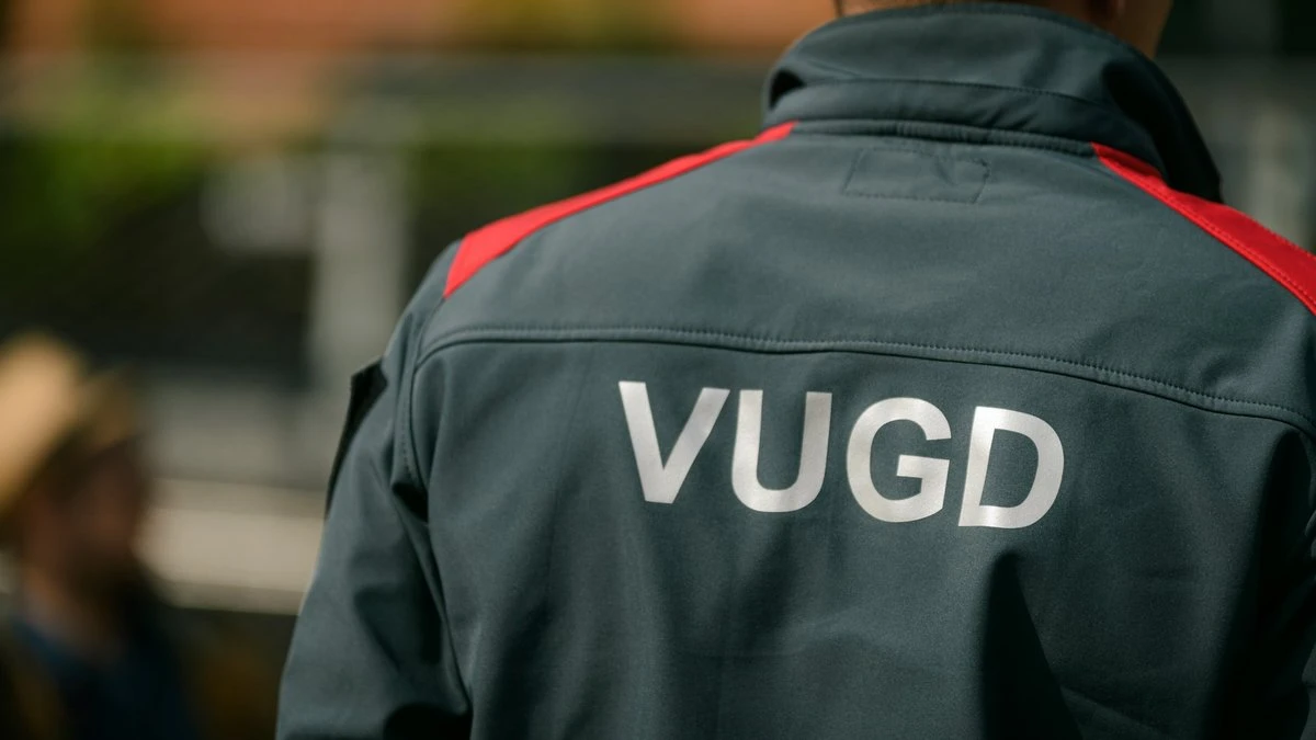 Olaines novadā pēc auto sadursmes glābēji atbrīvo cietušo