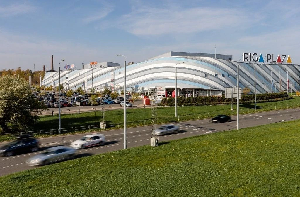 Rīga Plaza ievieš digitālo stāvvietu kontroli no augusta