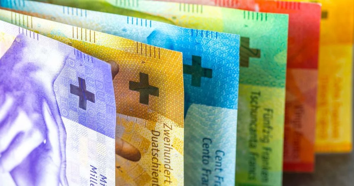 Latvija pirmo reizi piesaista 130 miljonus Šveices frankos